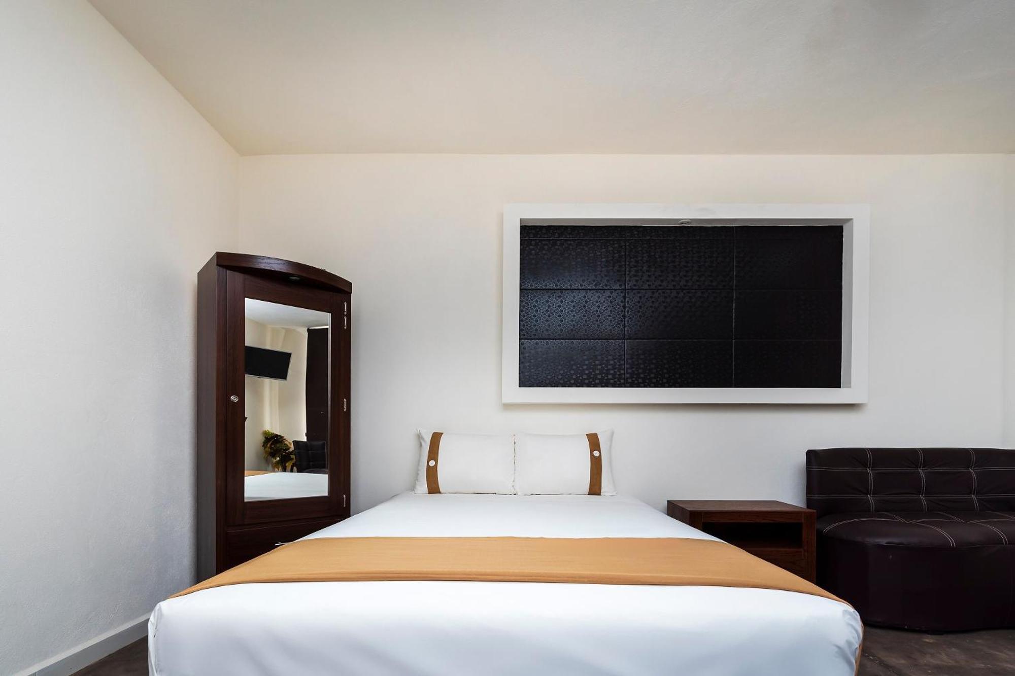 Capital O Hotel Joyma Suites, San Luis 圣路易斯波托西 外观 照片